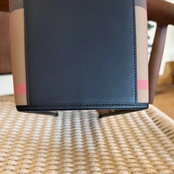 Burberry Medium Taupe Brown
Check Book Tote Bag - Picture 8 of 12